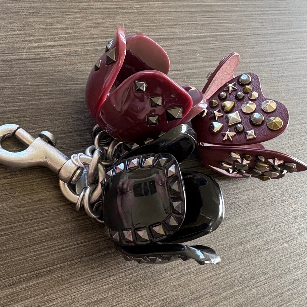 Coach Tea Rose Bag Charm Studded Black Burgundy 2017 - Picture 3 of 8